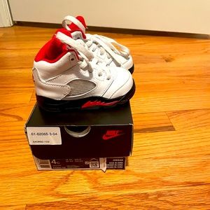 Toddler Jordan Retro 4 excellent condition!